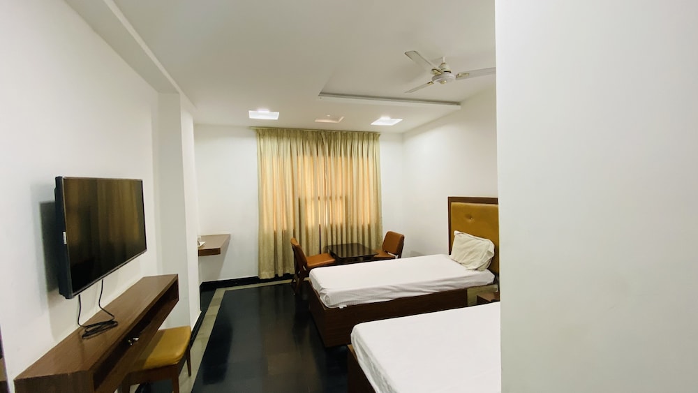Amaravathi Hotel 5/17