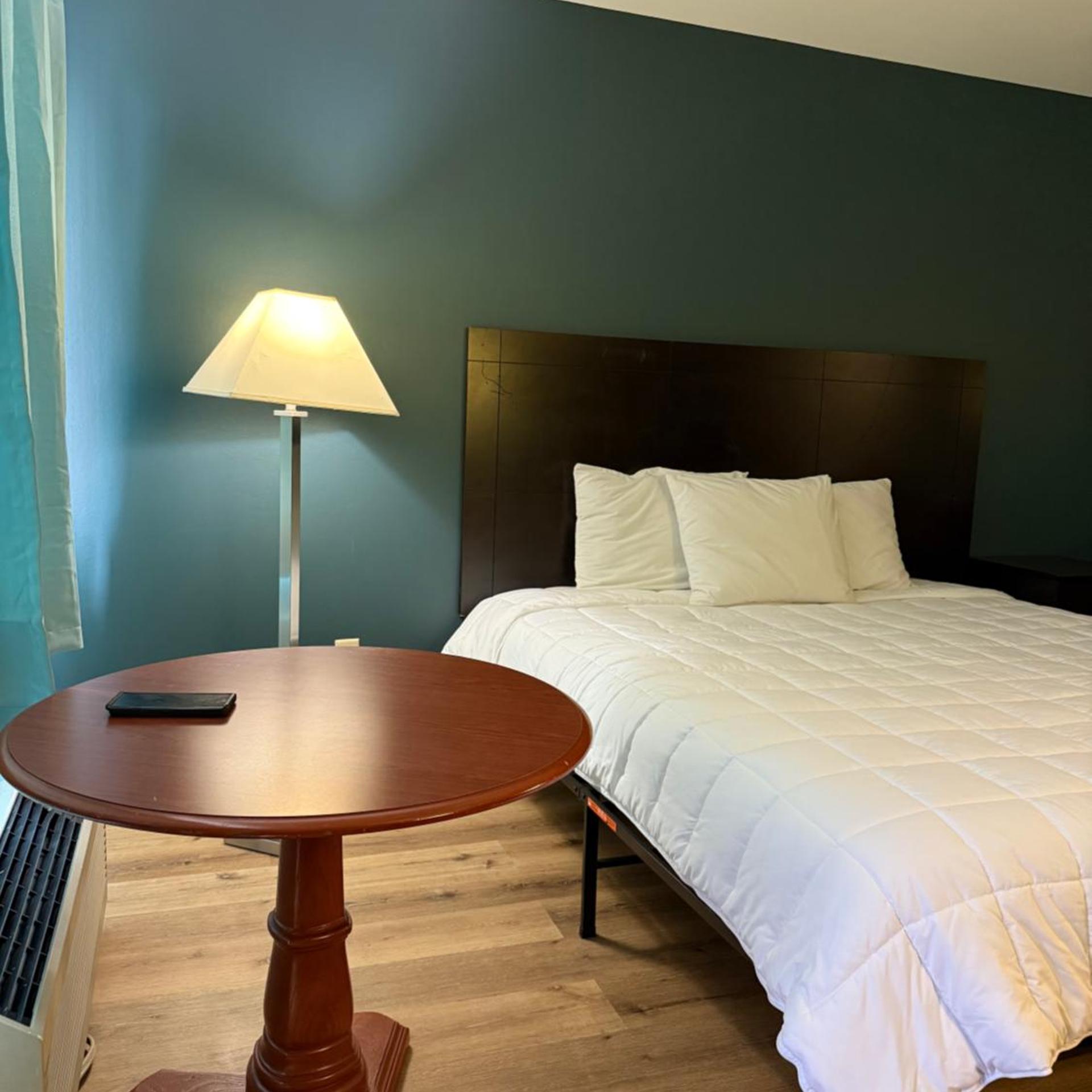 Country Club Inn &amp; Suites 21/51