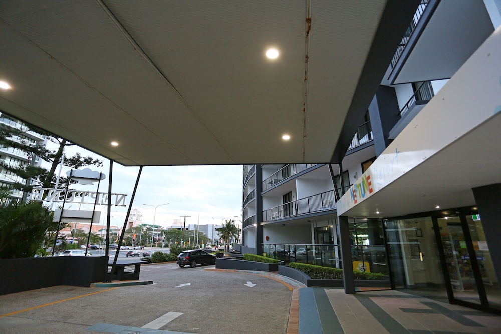 Neptune Resort 38/80