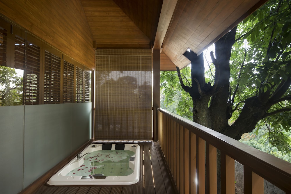 The Tamara Coorg 19/49