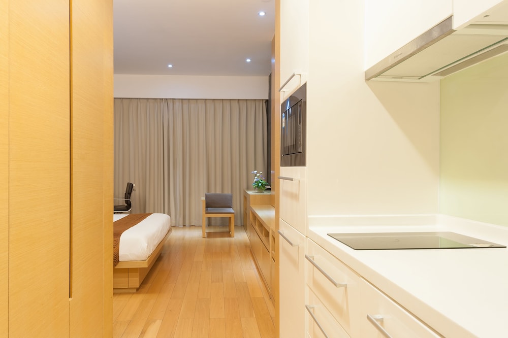 Yicheng Apartment Poly World Center 20/59