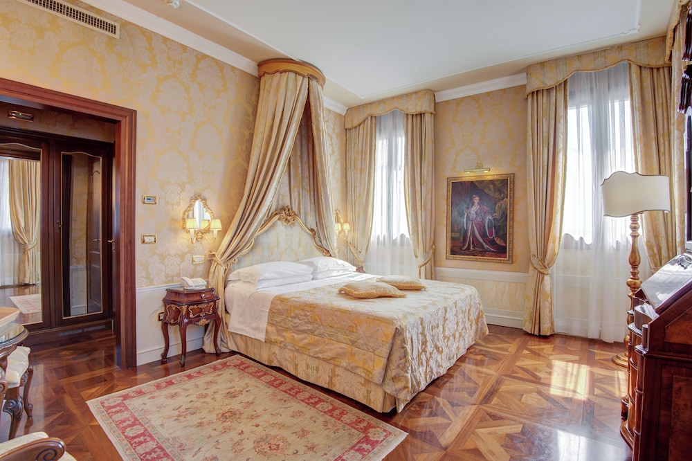 PRESTIGE, SUITE, CANAL VIEW