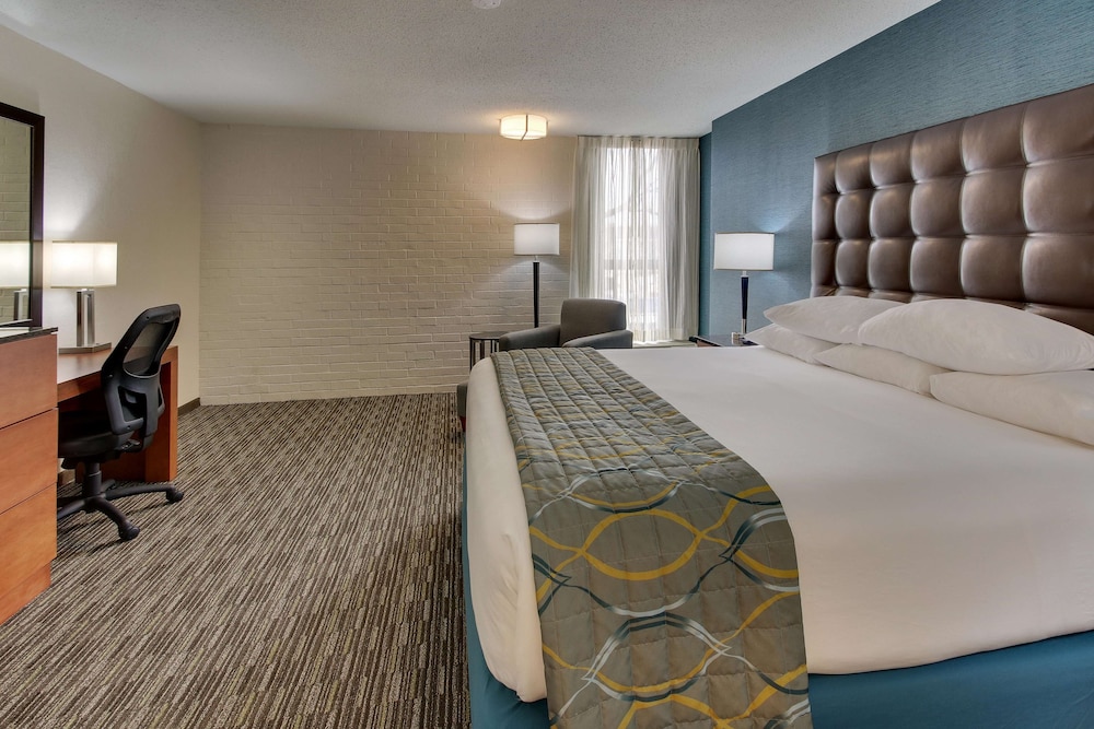 Pear Tree Inn St Louis Airport 23/45