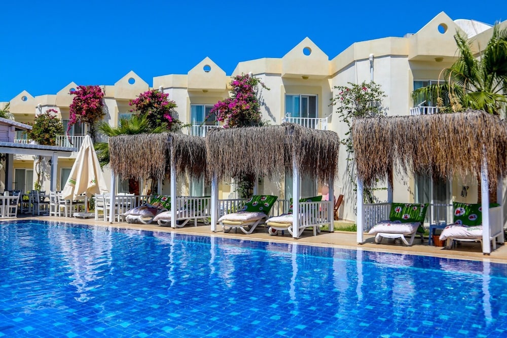 Viras Hotel 39/45