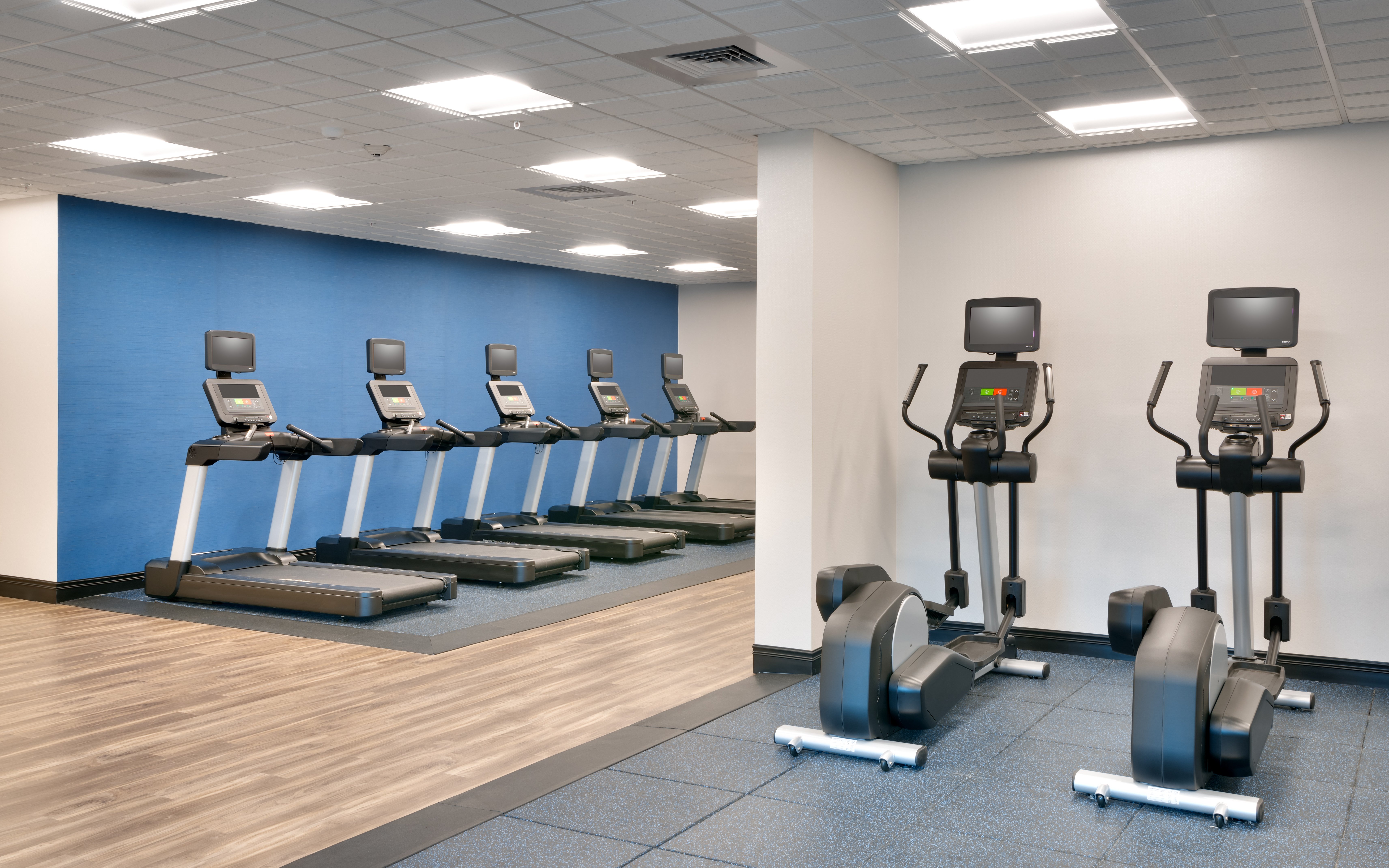 Holiday Inn Express Suites Gainesville I 75 47/68
