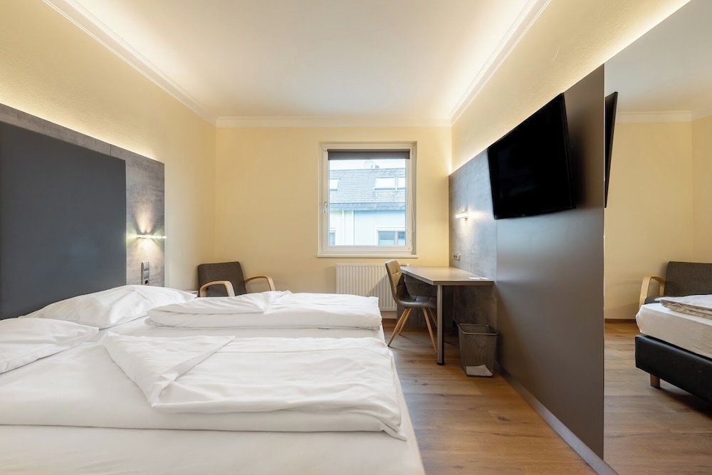 SUPERIOR, DOUBLE BED