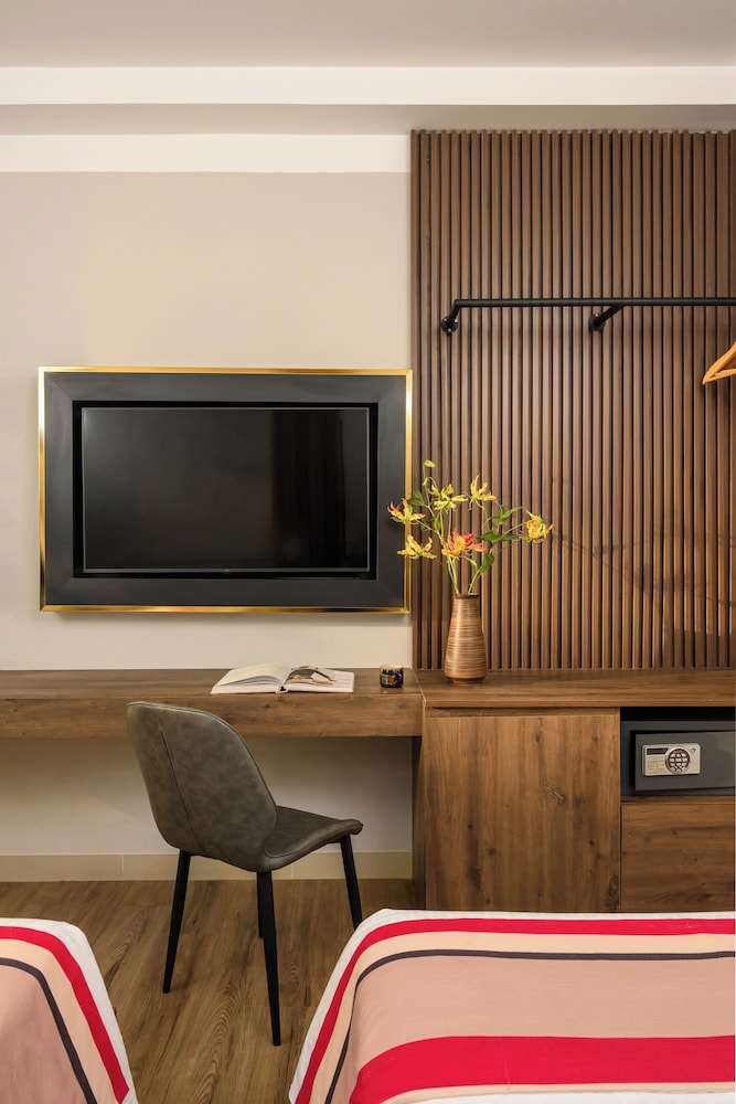 Acnos Hotel 45/50