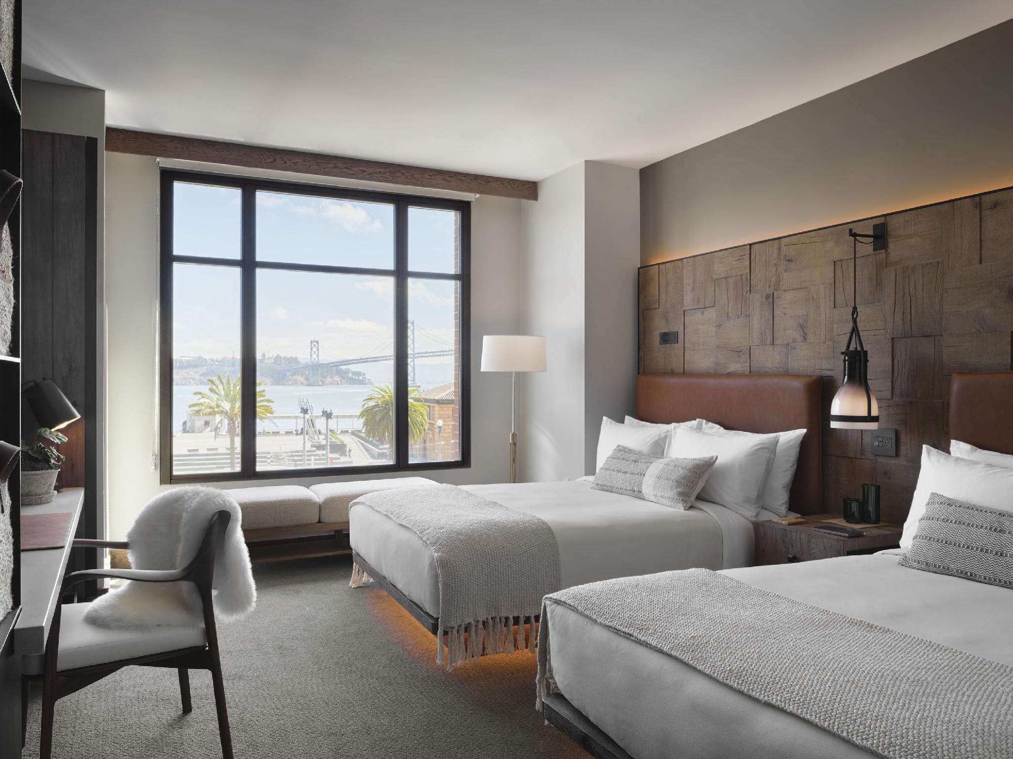 Room, 2 Queen Beds, Partial Water View
