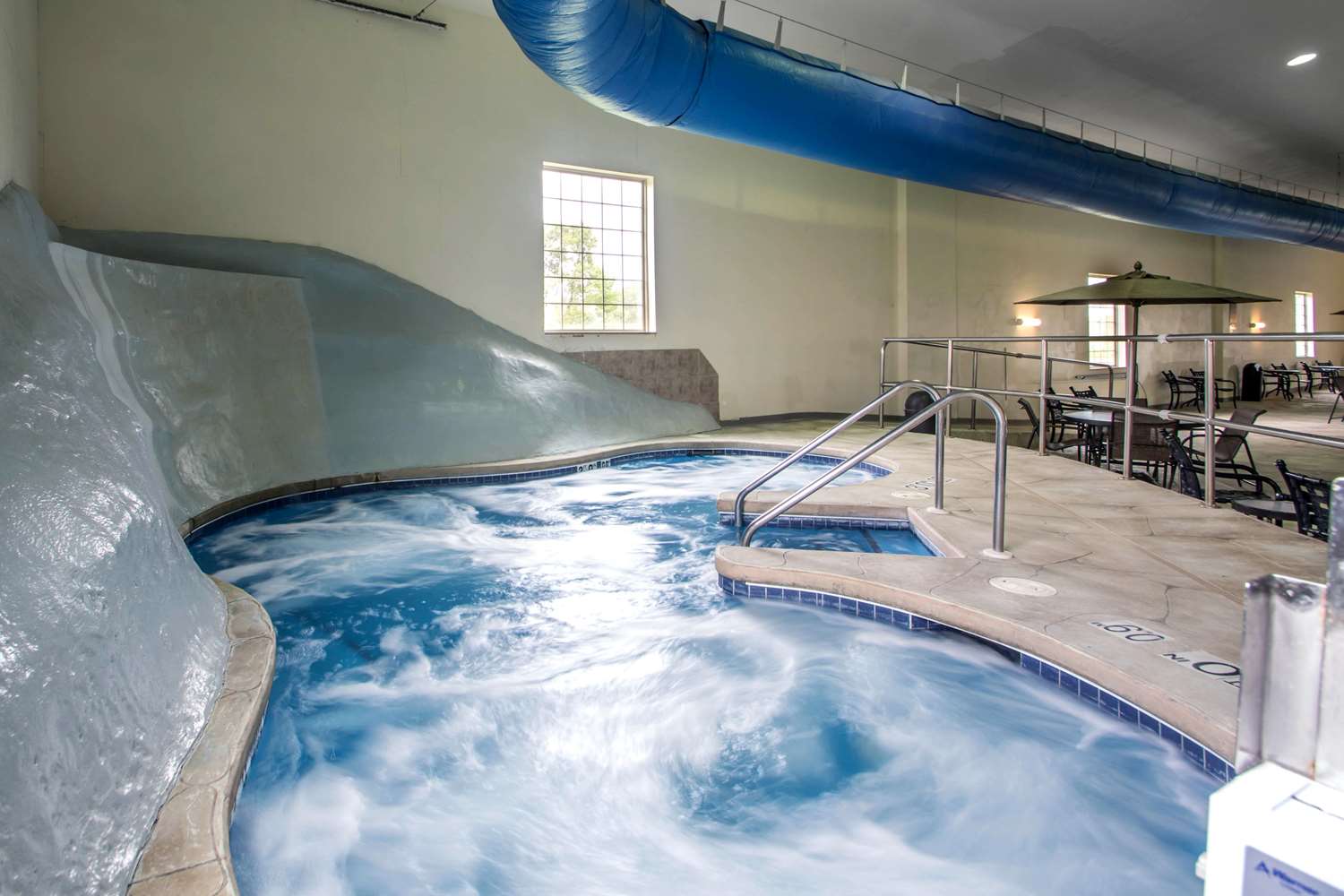 Comfort Suites Johnson Creek Conference Center 11/23