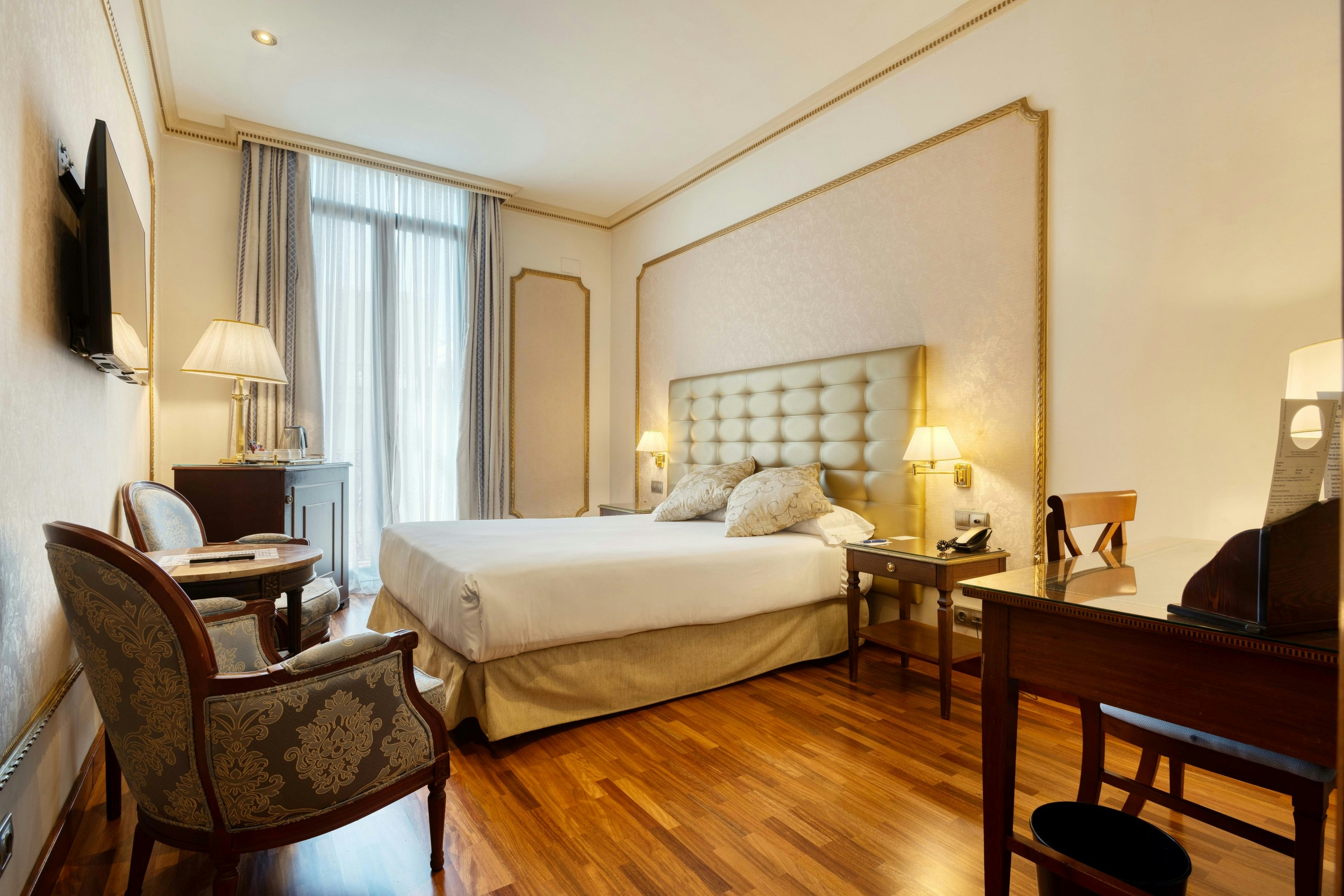Roger De Lluria Hotel 28/57