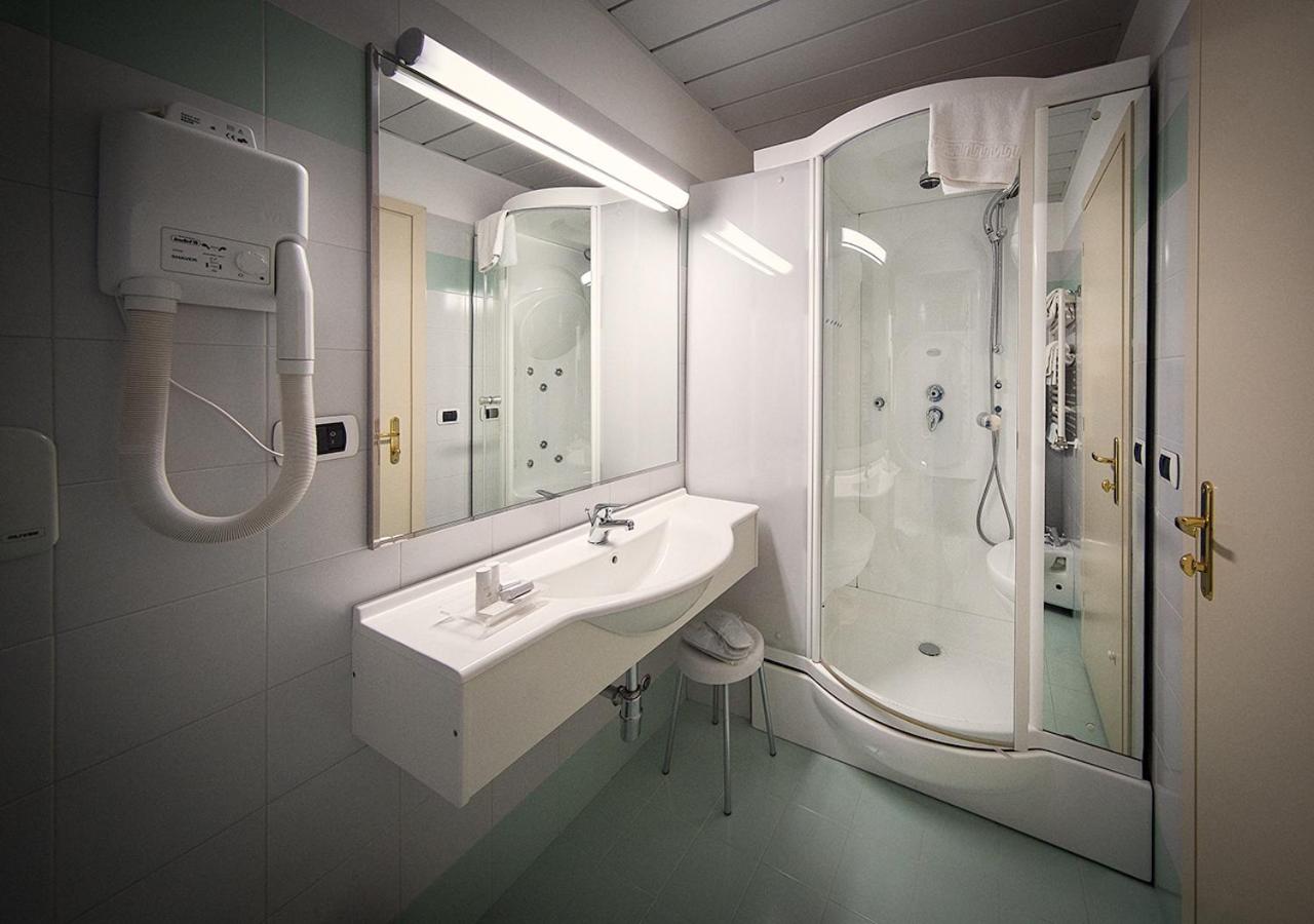 Hotel Santacroce Ovidius 48/50