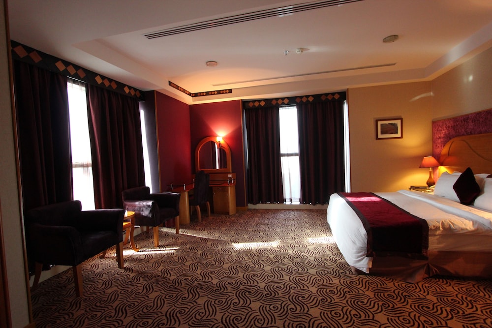 Awaliv International Hotel 38/68