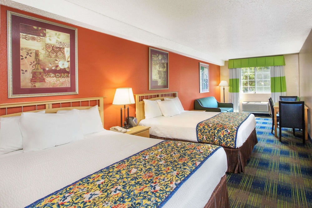 Days Inn By Wyndham Fremont 11/14