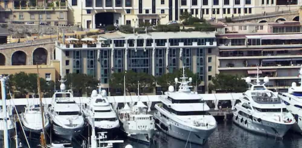 Port Palace Hotel 51/61