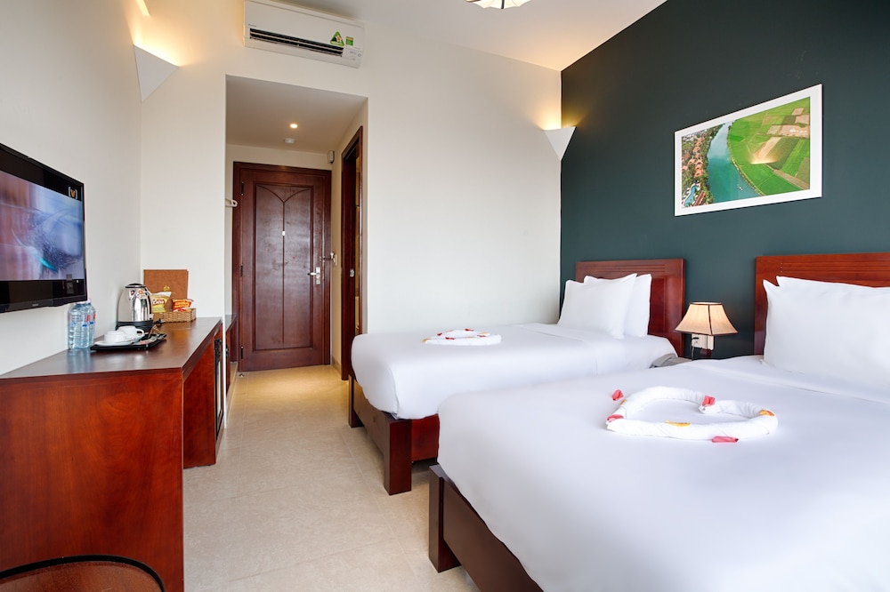Green Apple Hotel 16/56