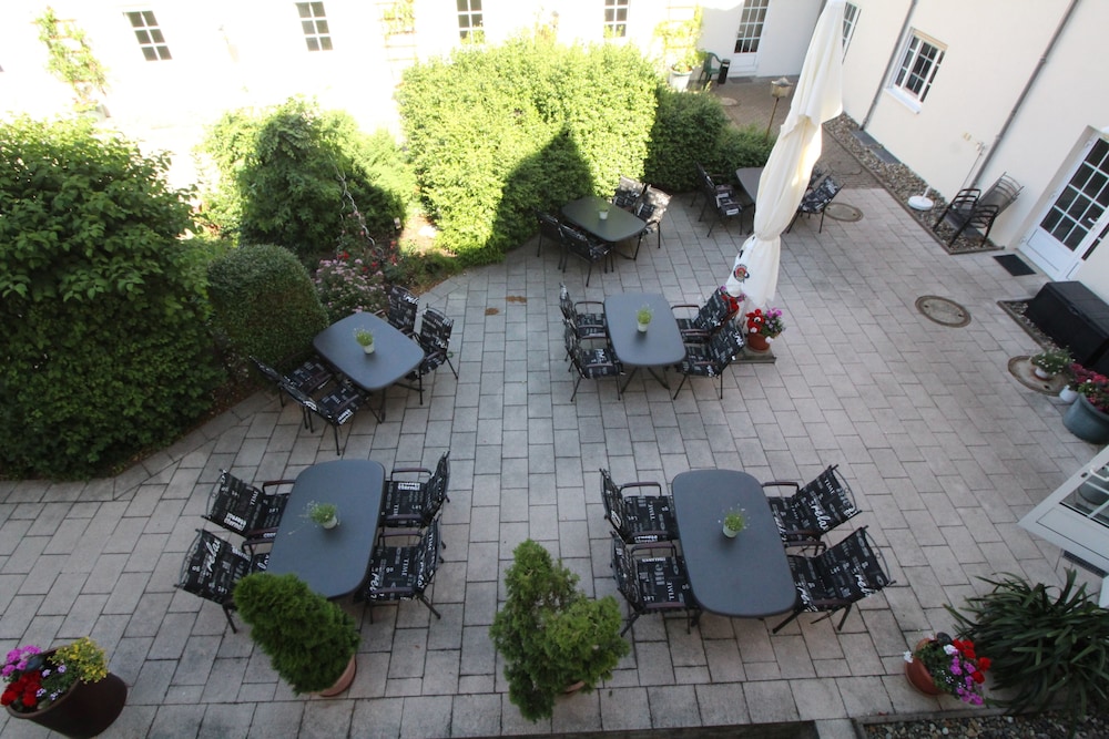 Hotel Weisser Schwan 27/34