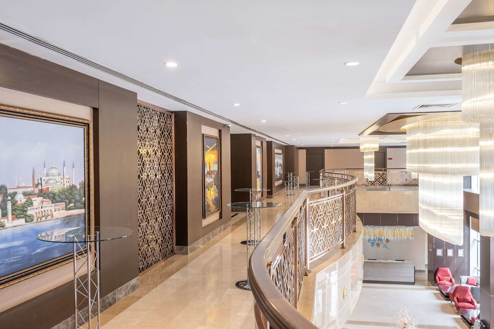 Clarion Hotel Istanbul Mahmutbey 28/60