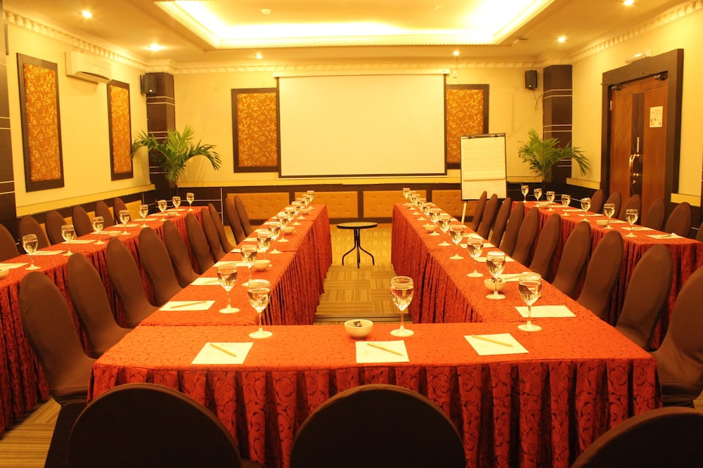 The Rich Jogja Hotel 72/81