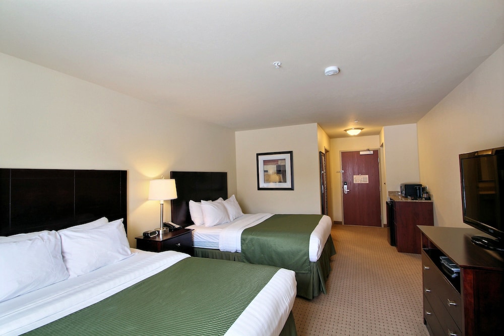 Cobblestone Inn & Suites -- Brillion, WI 12/40