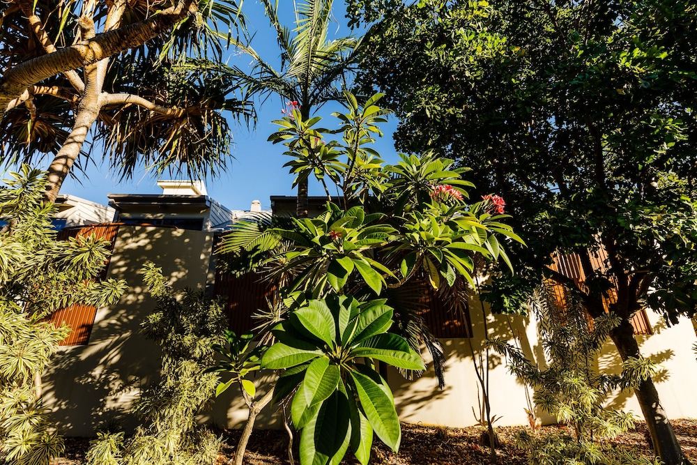 Waterloo Bay Hotel 30/36