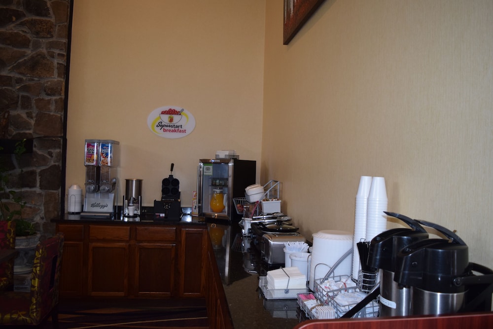Super 8 by Wyndham Paragould 8/50