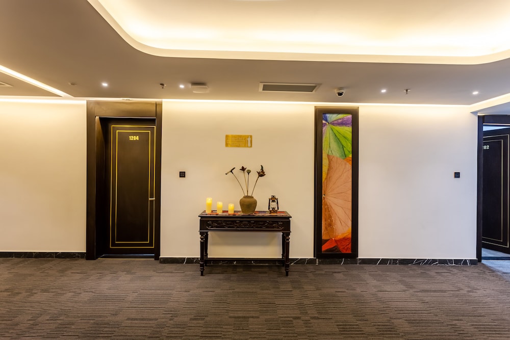White Lotus hotel Hue 6/50
