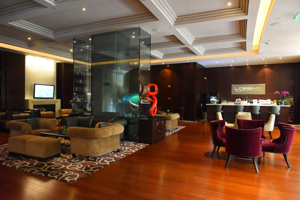 Royal International Hotel 54/60