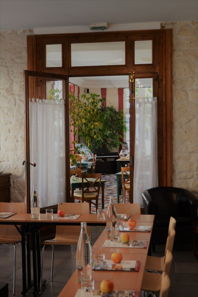 Logis Hotel Le Majestic 31/48