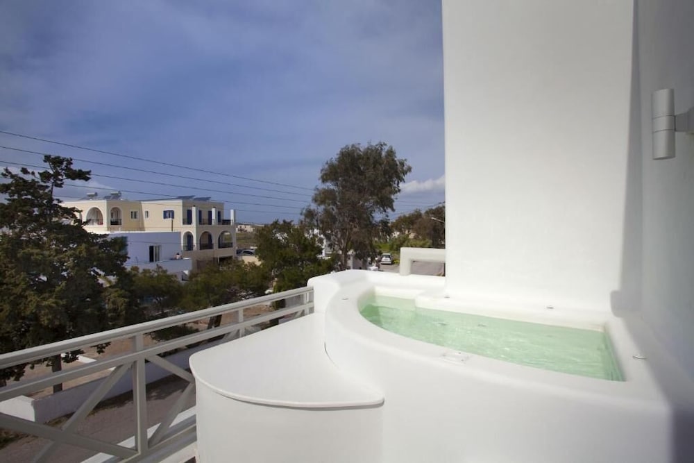 LA BELLEZZA ECO BOUTIQUE HOTEL 30/50