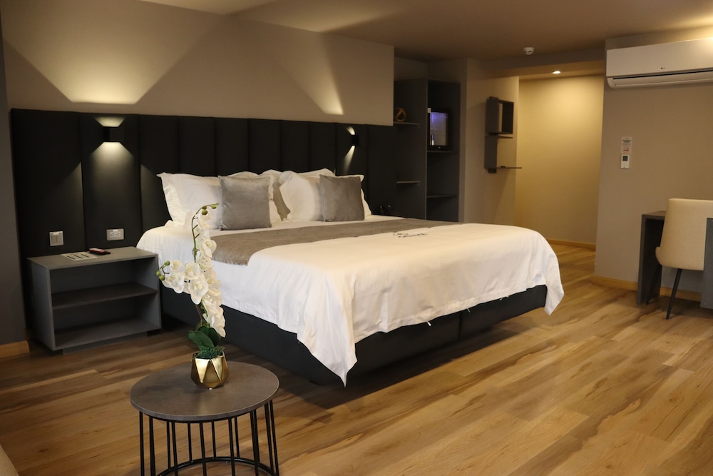 Giluxe Hotel Pereira 11/36