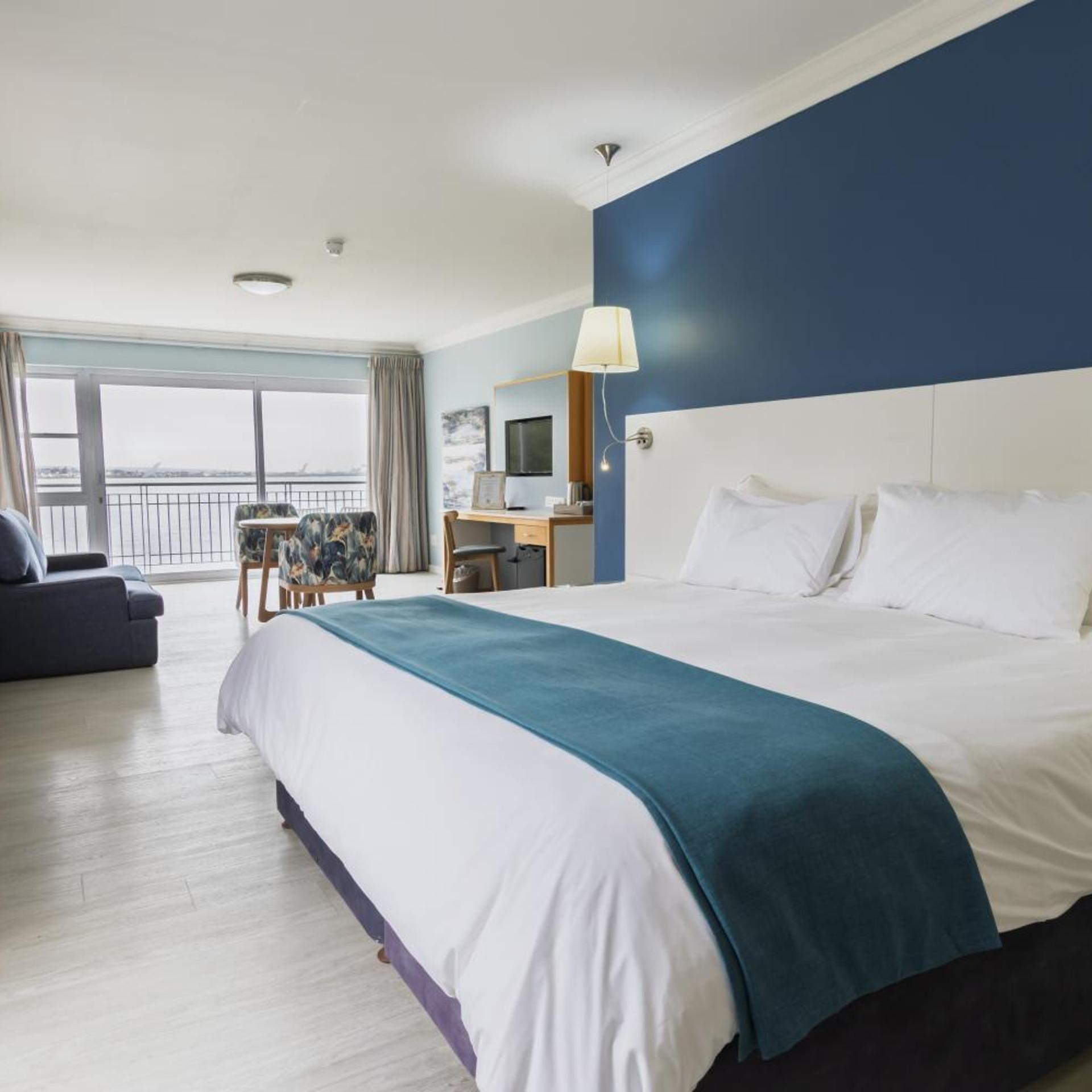 Suite, Sea View