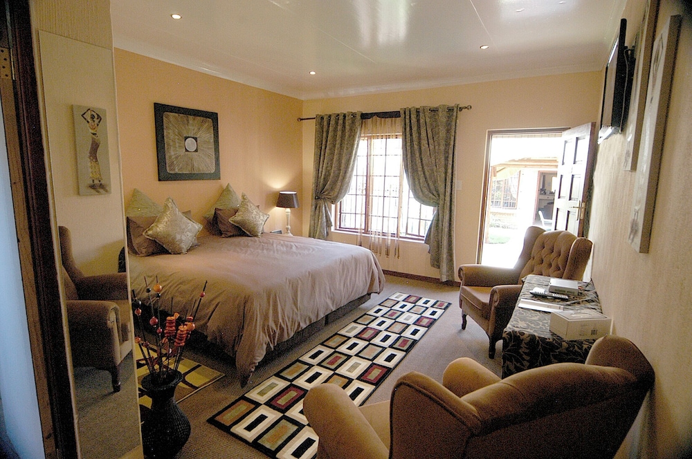 LUXURY, SUITE