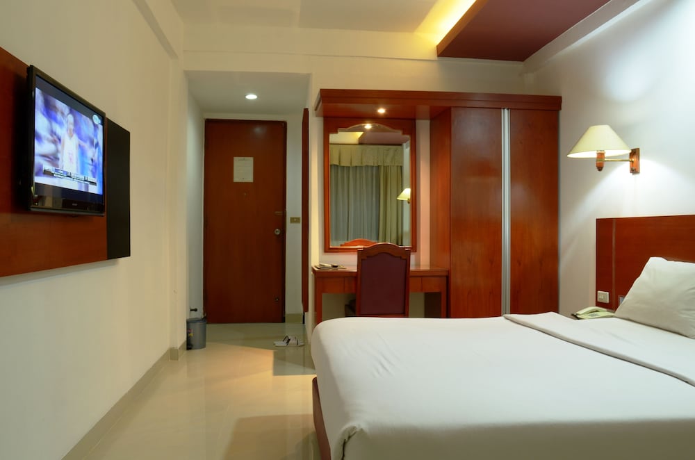 Puri Mega Hotel 12/28
