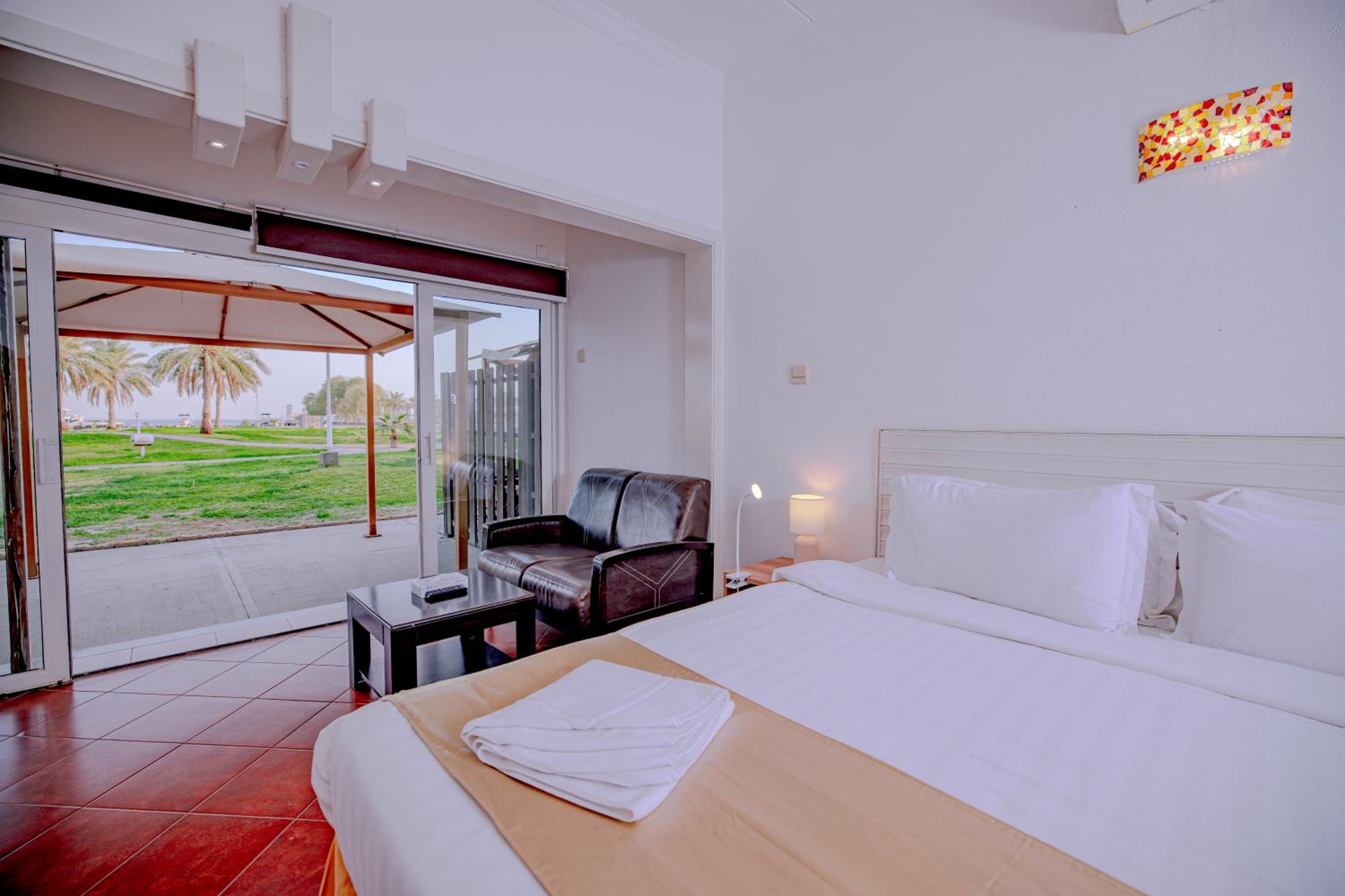 منتجع شاطئ النخيل(Palm Beach Resort) 22/73