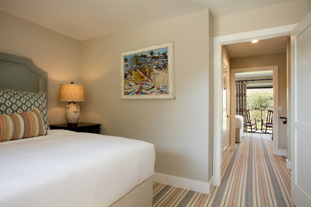 Superior, Cottage, Suite, King and Queen Bed