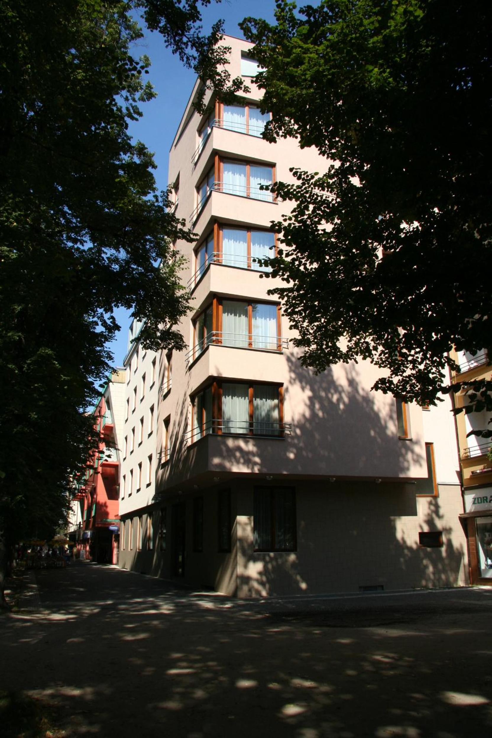 Lazensky Hotel Park 2/48