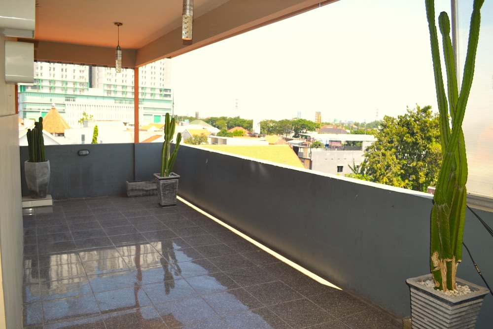 Oyo 450 Semampir Residence 9/64