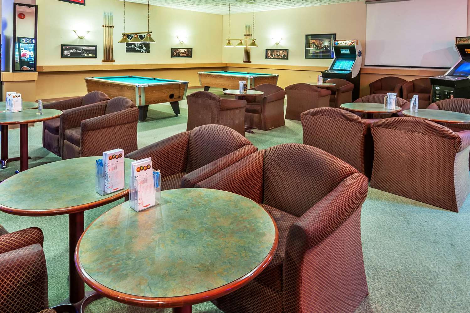 Howard Johnson Hotel Edmonton AB 24/30