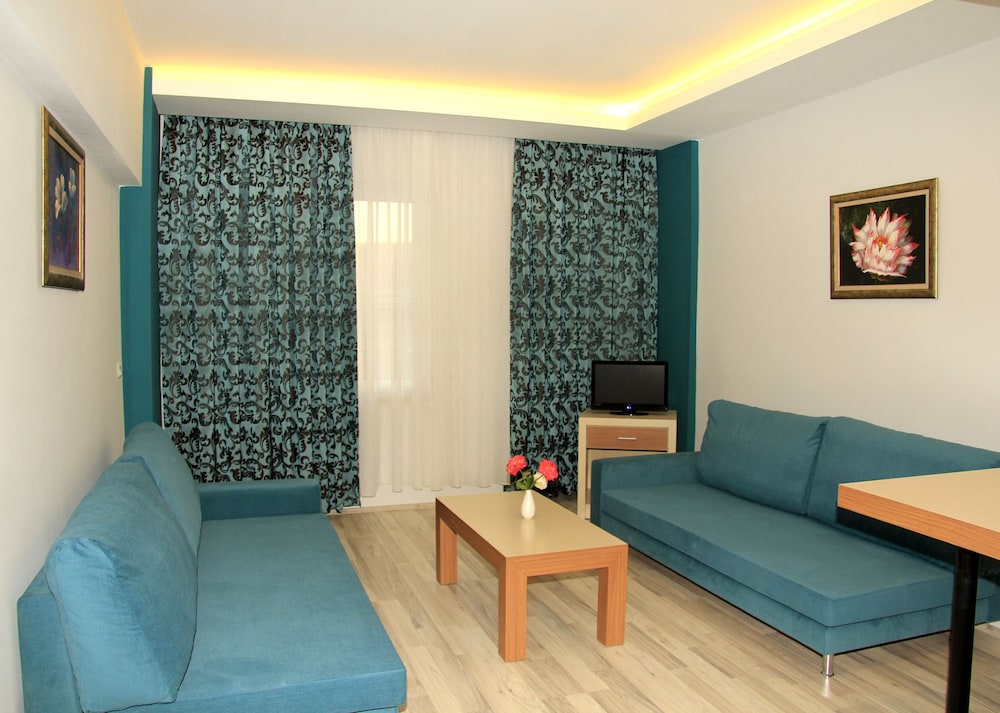 Ark Suite Hotel 8/36