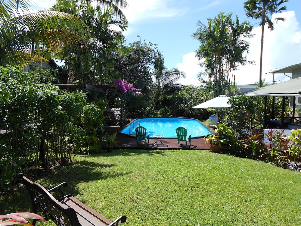 The Samoan Outrigger Hotel 44/50