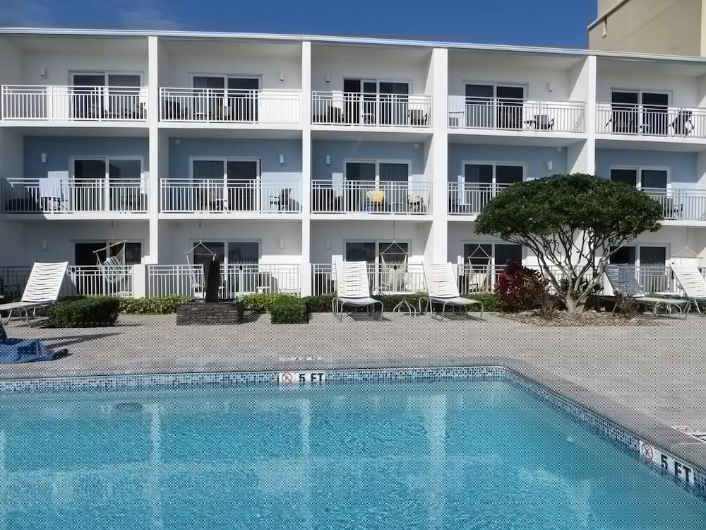 Lotus Boutique Inn Suites 5/57