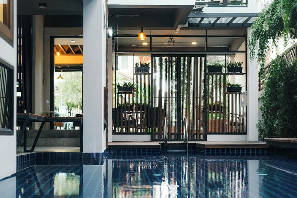 33 Poshtel - Adults Only 7/50