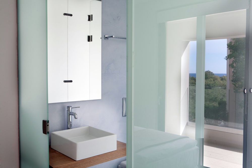 Aethrion Boutique Homes 46/50