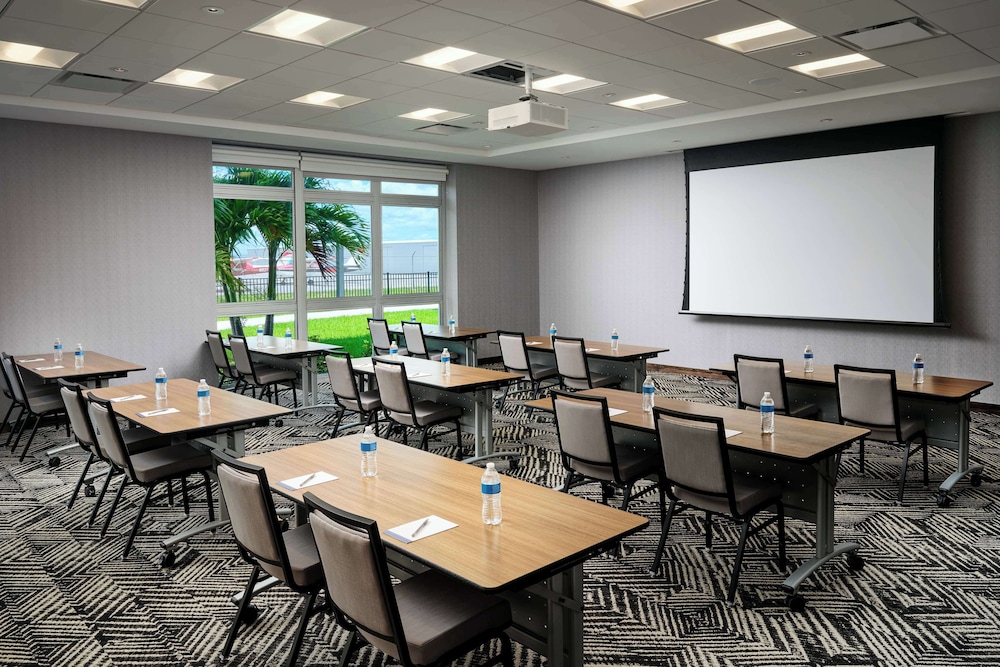 Hyatt Place Melbourne Airport 51/63