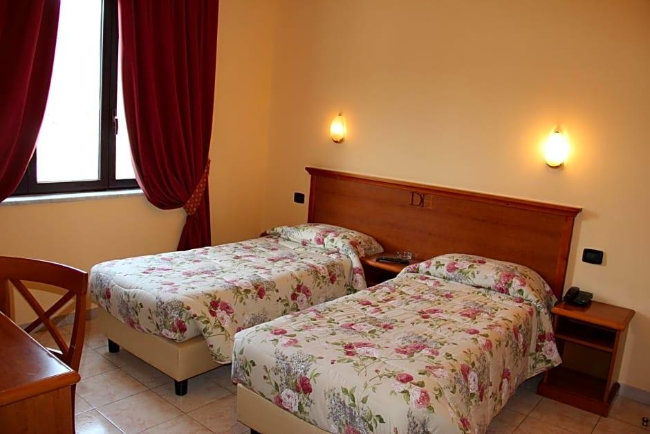 Demy Hotel 5/49