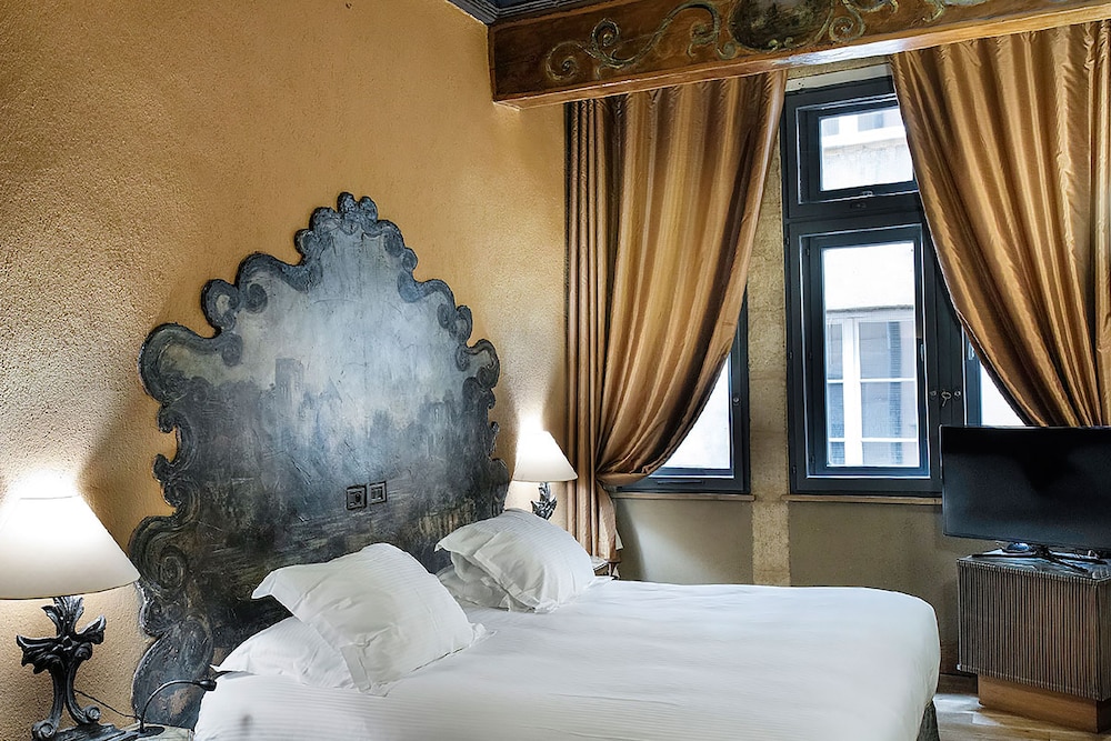 Cour des Loges Lyon, A Radisson Collection Hotel 20/79