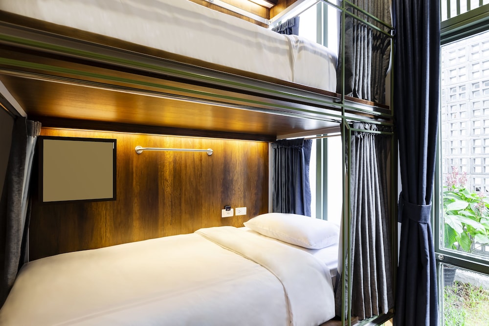 MIXED DORM, 6 BEDS