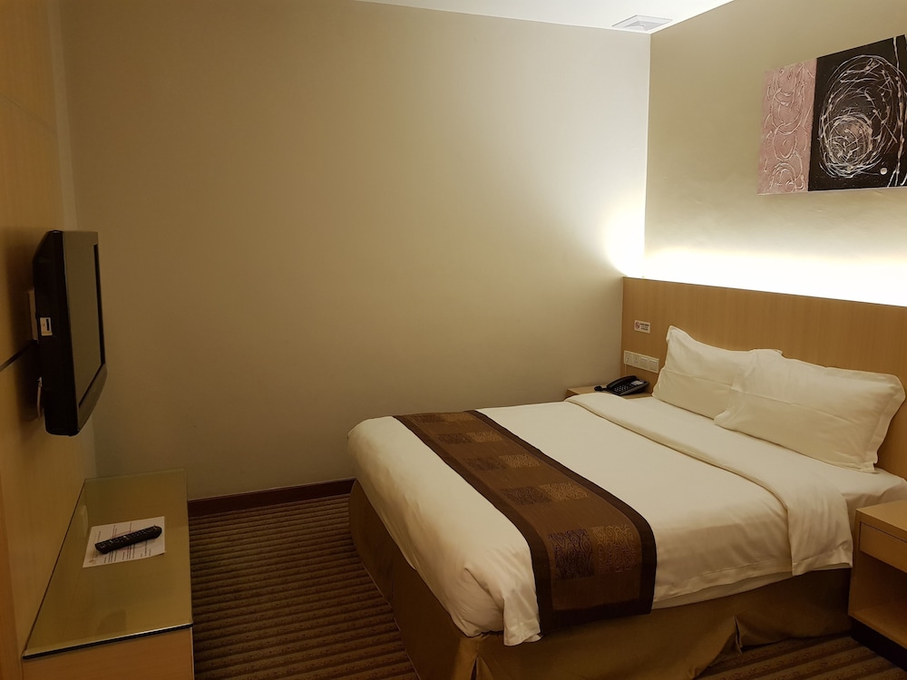 STANDARD, DOUBLE BED, NO WINDOW
