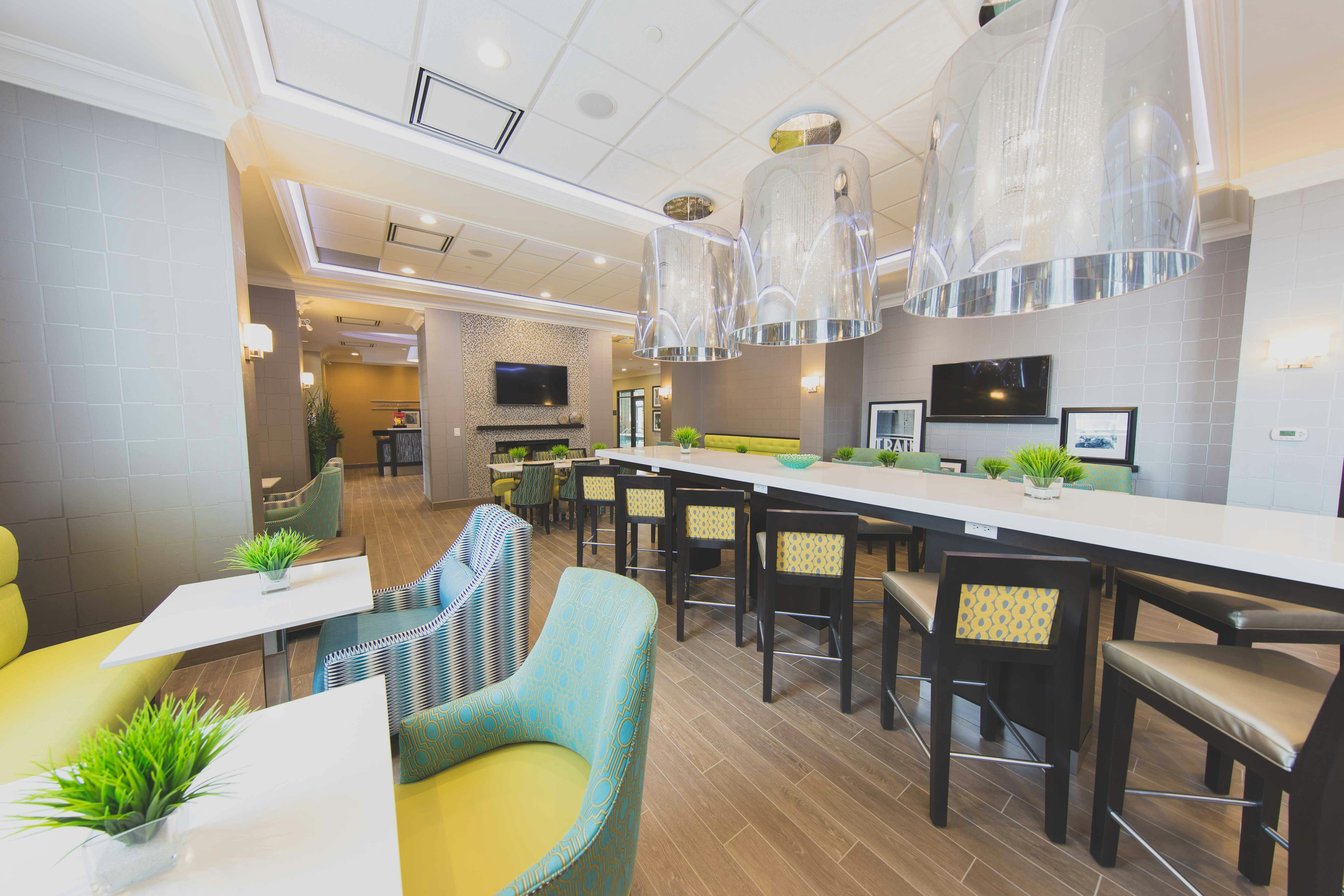 Hampton Inn Suites By Hilton Bolton On Canada 38/46