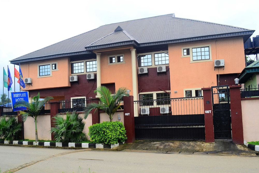 Ivory Place Hotel 1/10